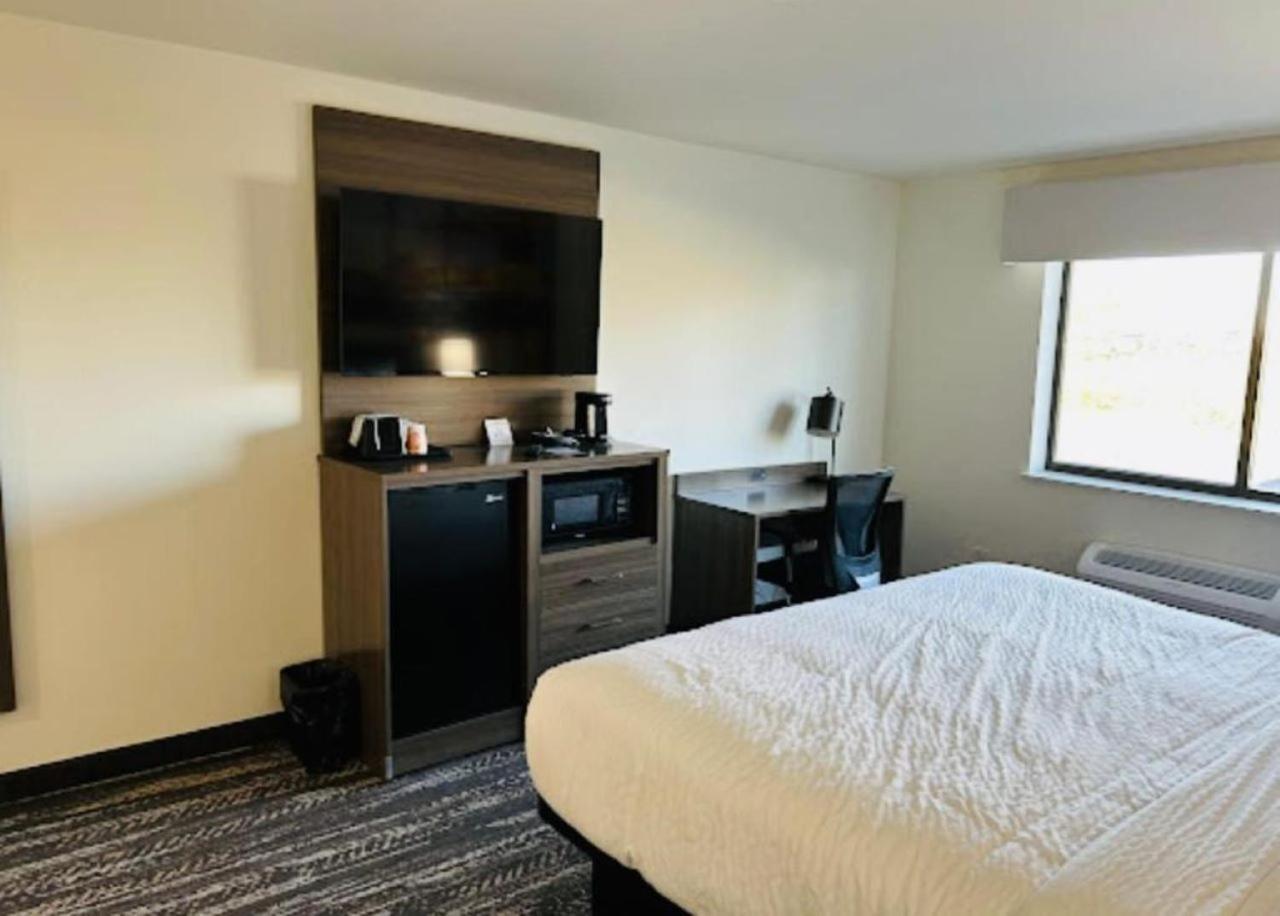 Clarion Pointe Hotel Milwaukee Eksteriør billede