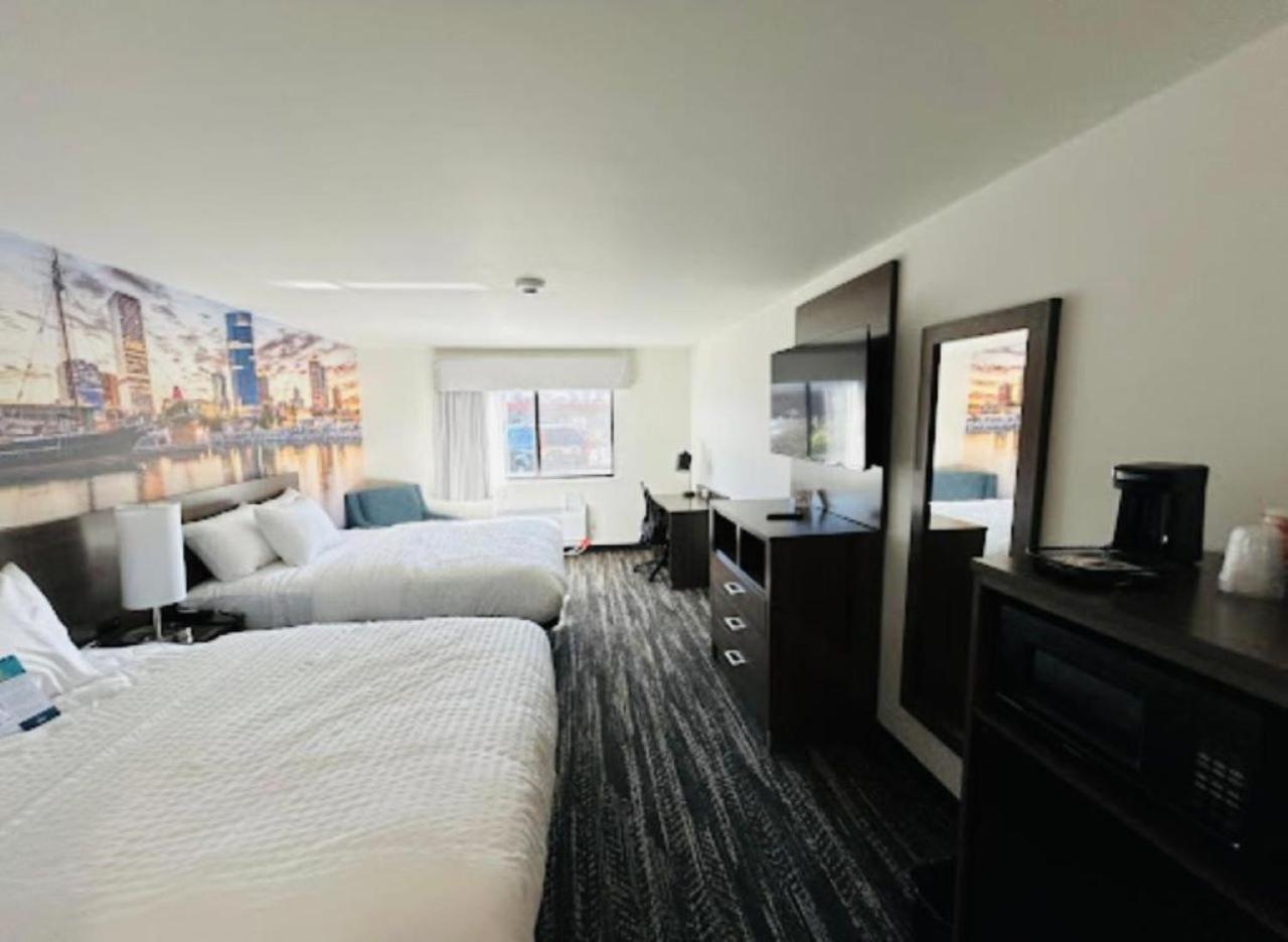 Clarion Pointe Hotel Milwaukee Eksteriør billede