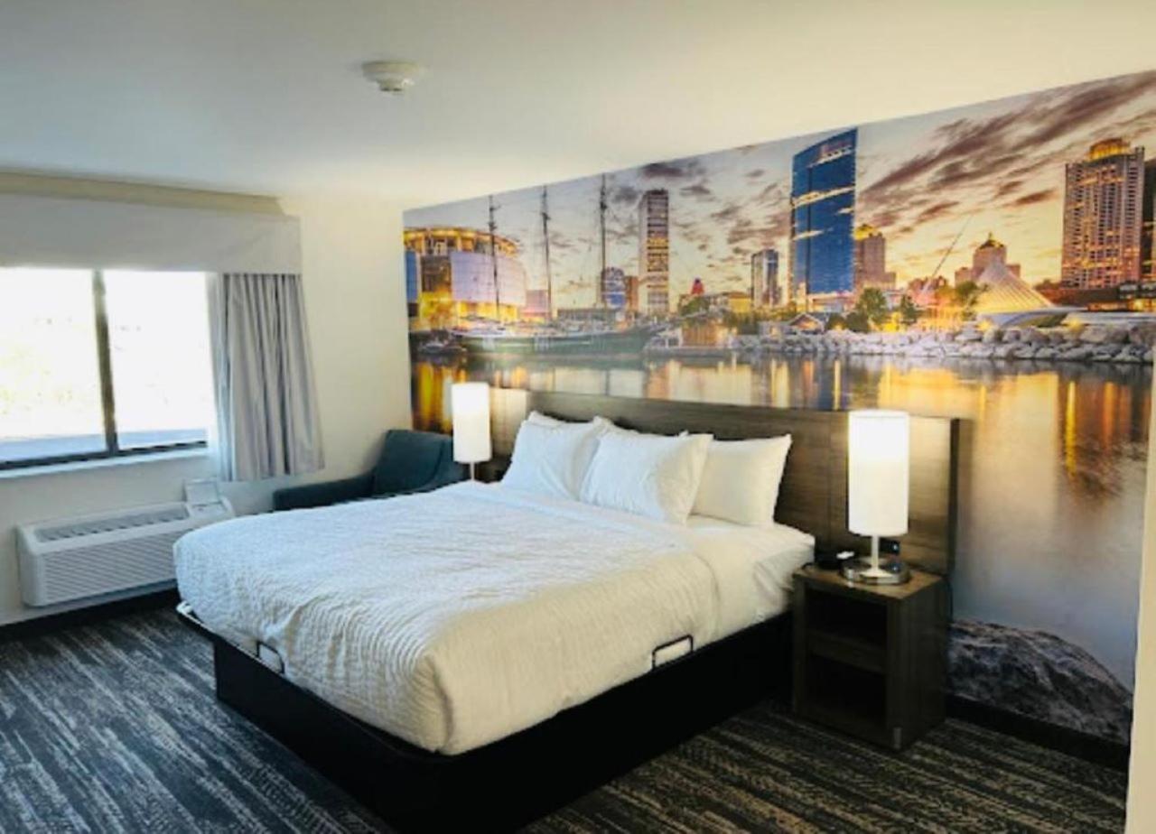 Clarion Pointe Hotel Milwaukee Eksteriør billede