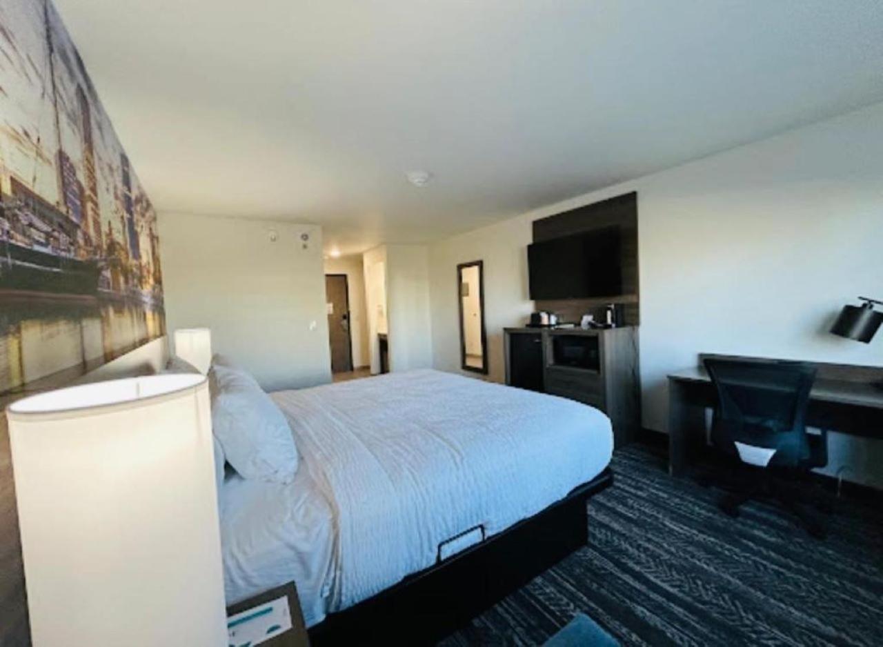 Clarion Pointe Hotel Milwaukee Eksteriør billede
