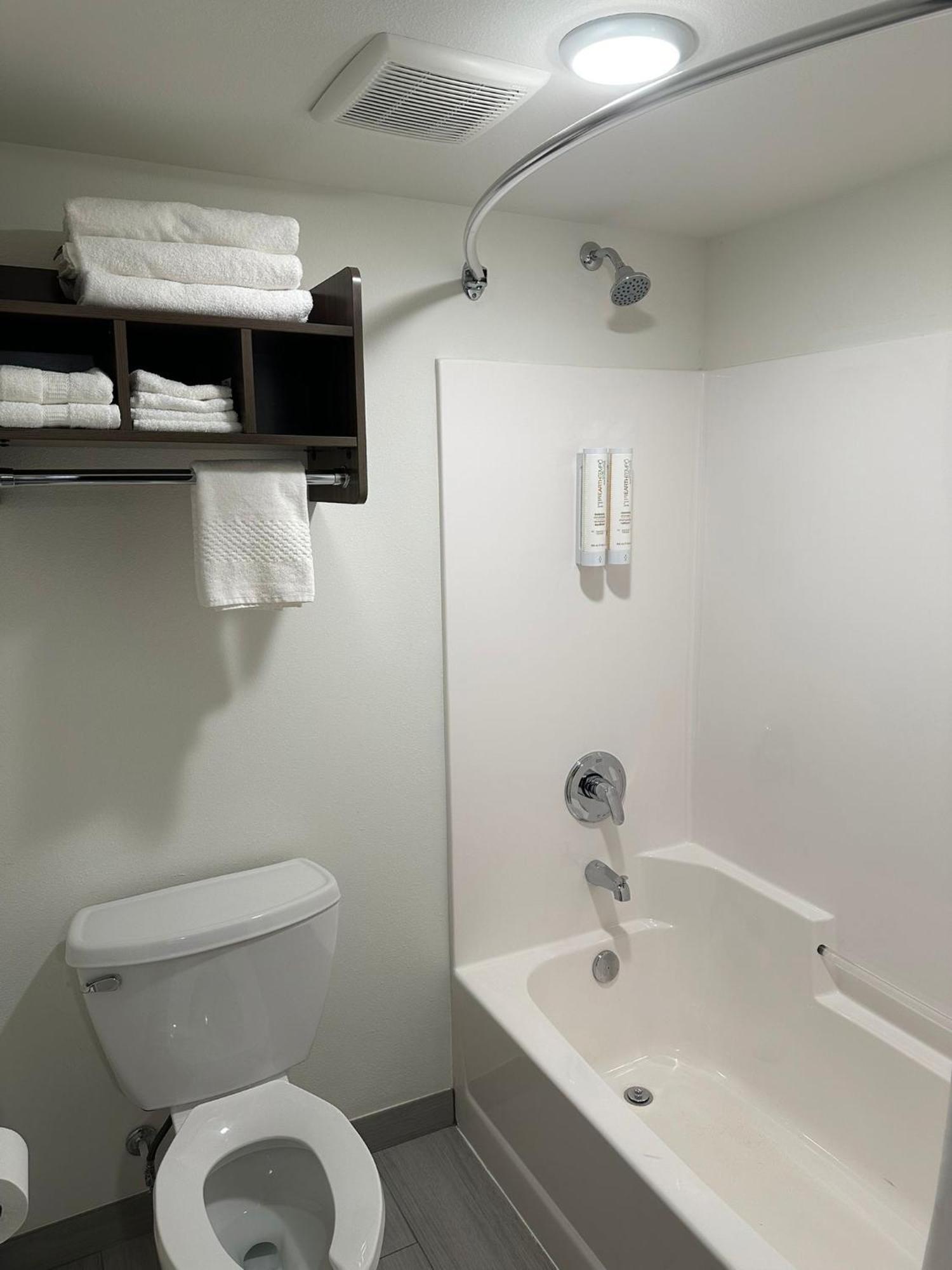 Clarion Pointe Hotel Milwaukee Eksteriør billede