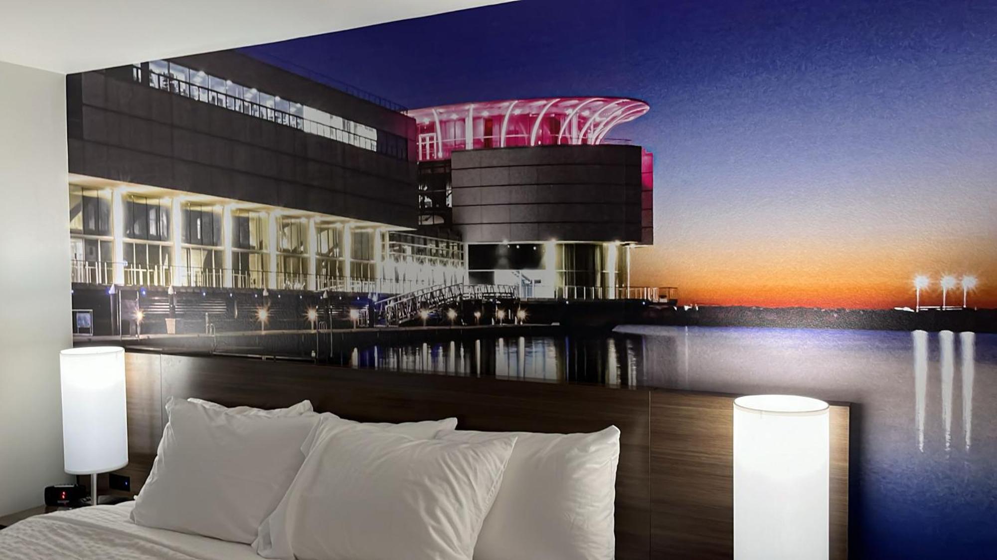Clarion Pointe Hotel Milwaukee Eksteriør billede