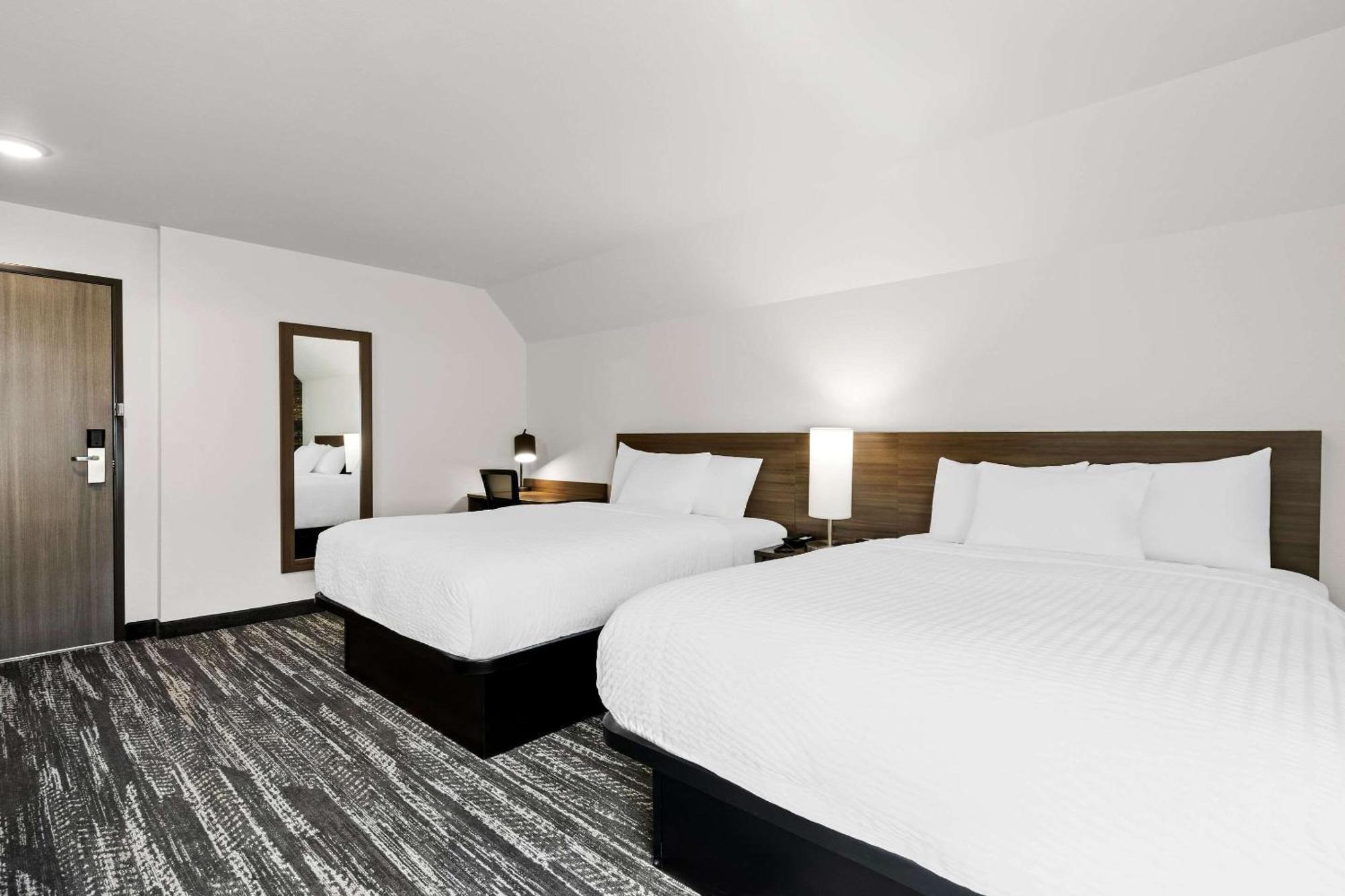 Clarion Pointe Hotel Milwaukee Eksteriør billede