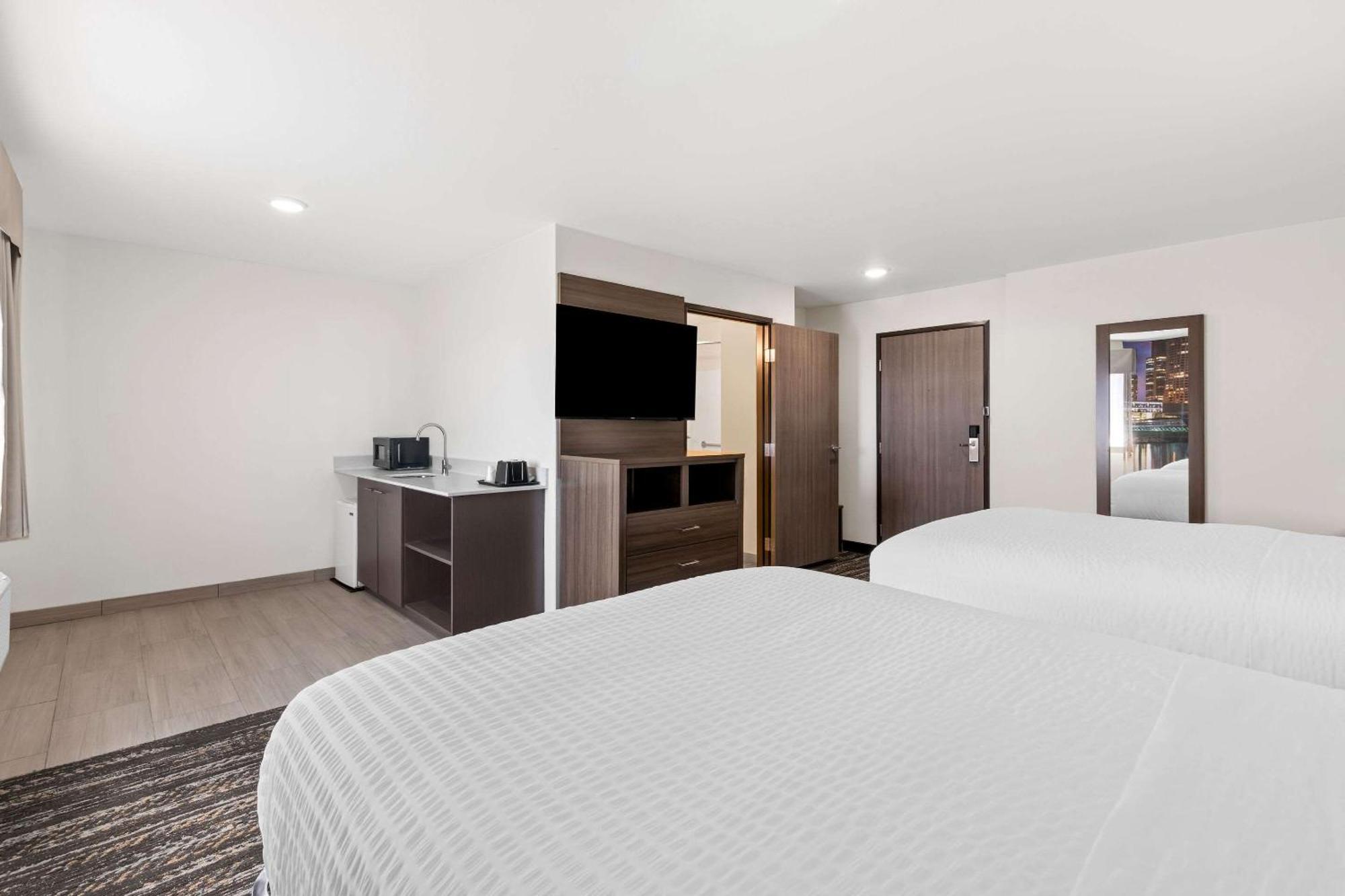 Clarion Pointe Hotel Milwaukee Eksteriør billede