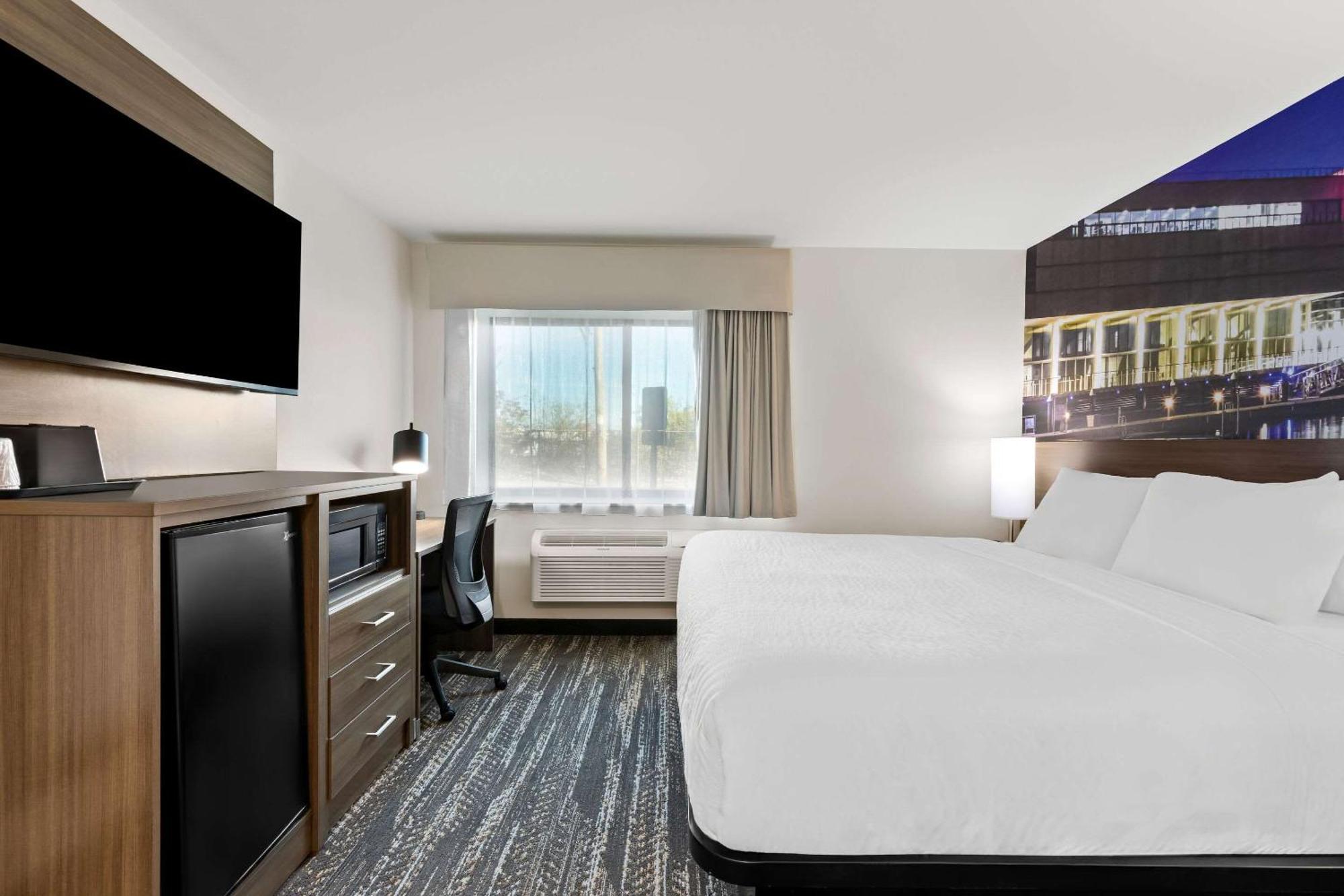 Clarion Pointe Hotel Milwaukee Eksteriør billede