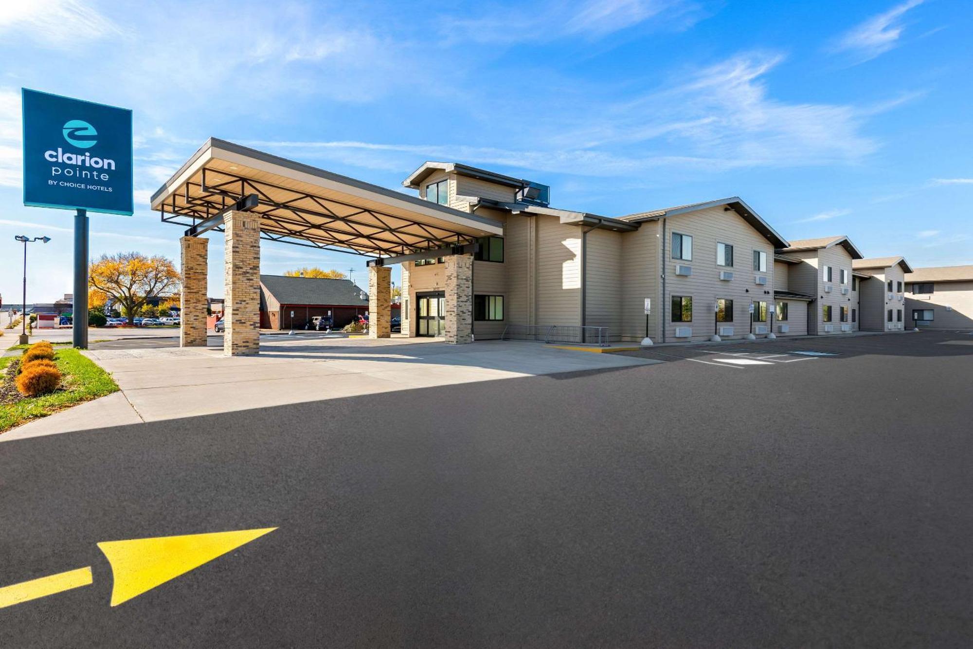 Clarion Pointe Hotel Milwaukee Eksteriør billede