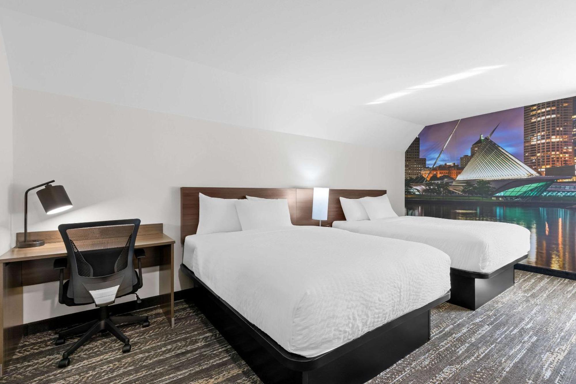 Clarion Pointe Hotel Milwaukee Eksteriør billede