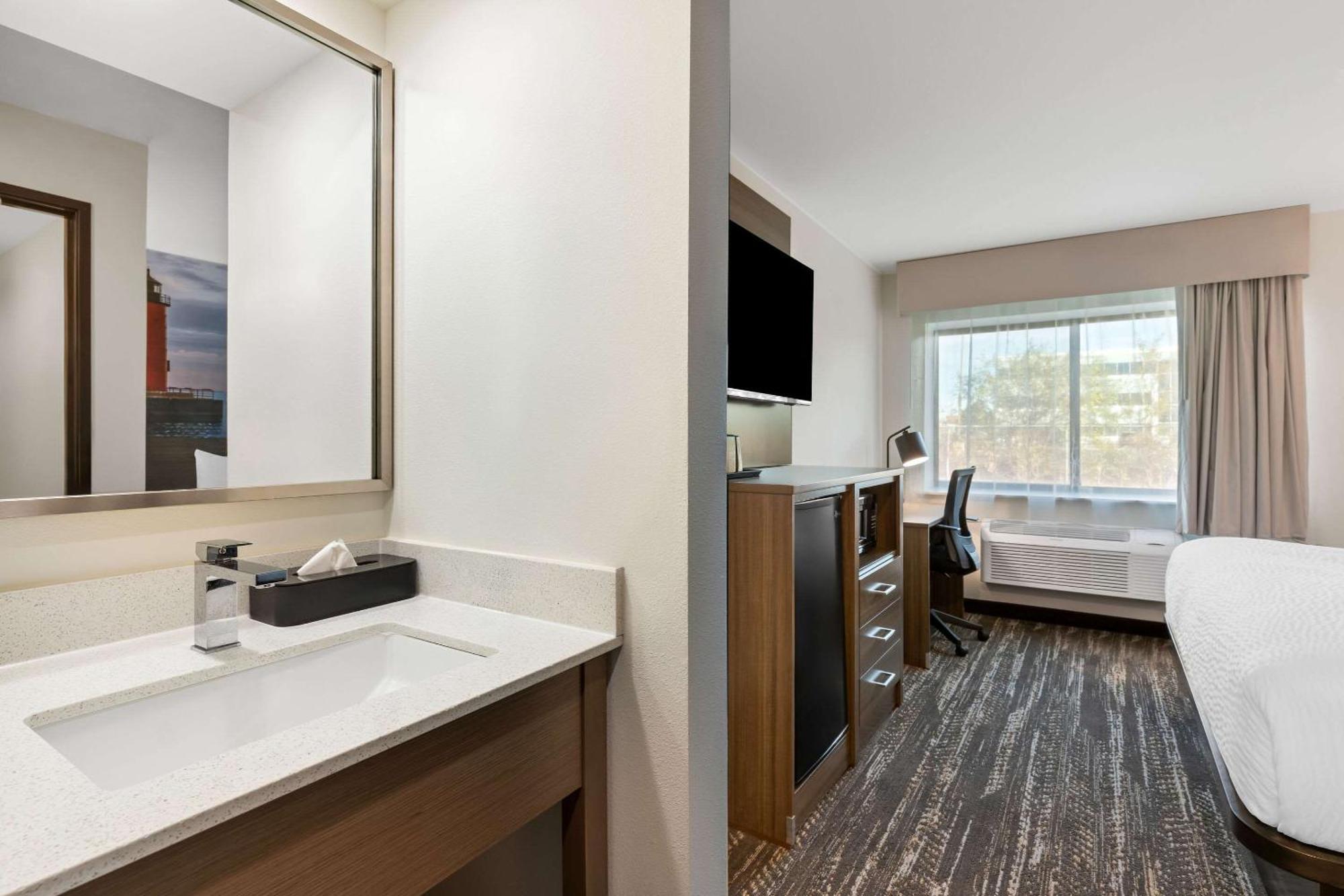 Clarion Pointe Hotel Milwaukee Eksteriør billede
